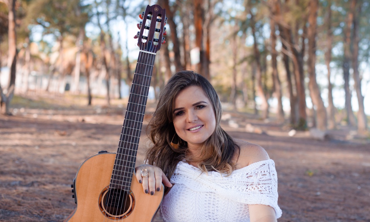 Rose Azevedo apresenta seu novo show "O Lado Bom" em Salvador
