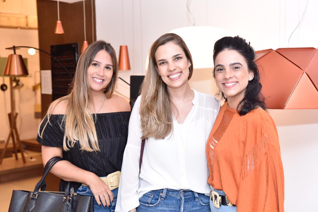 Luana Castellano, Clariana Maia e Paula Ávila                          