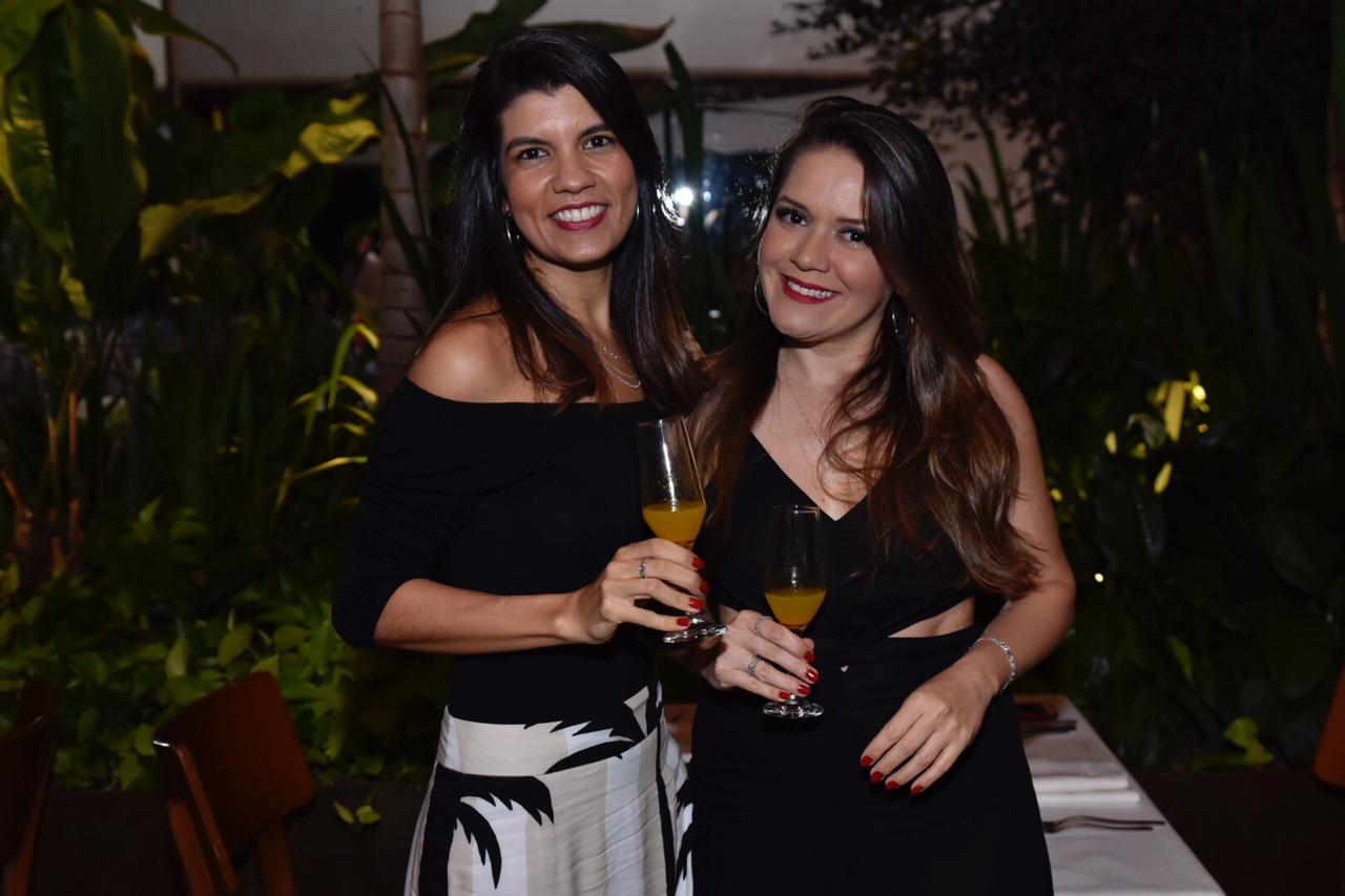  Mariana Andrade e Luciana Araújo              