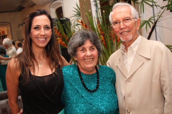 Carol Souza com os pais, Arilda e José Souza