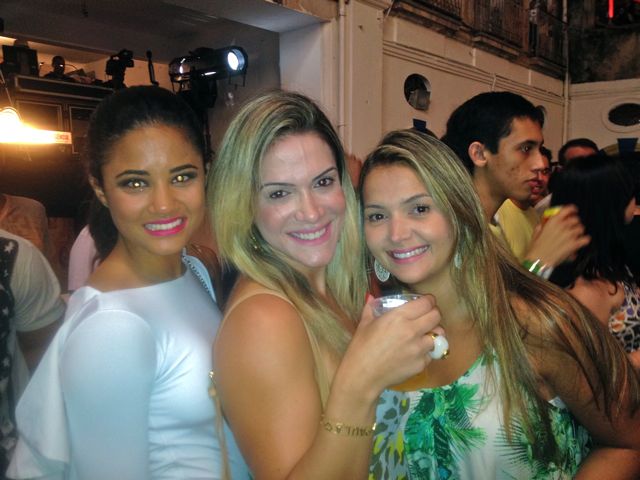 Livia Neves, Paula Frank e amiga