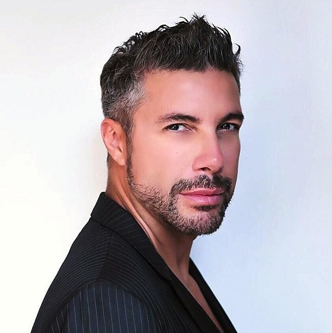 Fernando Torquatto vai ministrar curso de auto-maquiagem em Salvador 