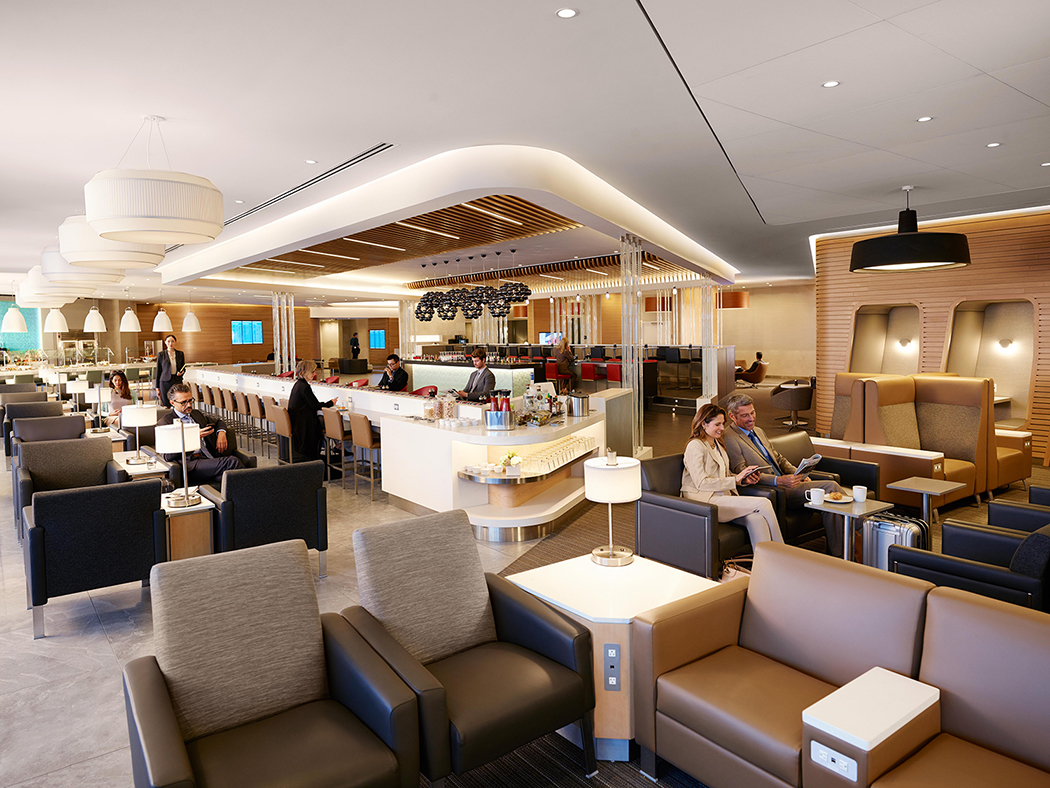 American Airlines renova lounge e abre restaurante no aeroporto JFK, em NY