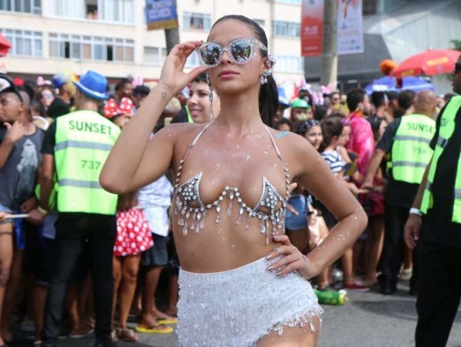 Bruna Marquezine escolhe Salvador como destino do Carnaval