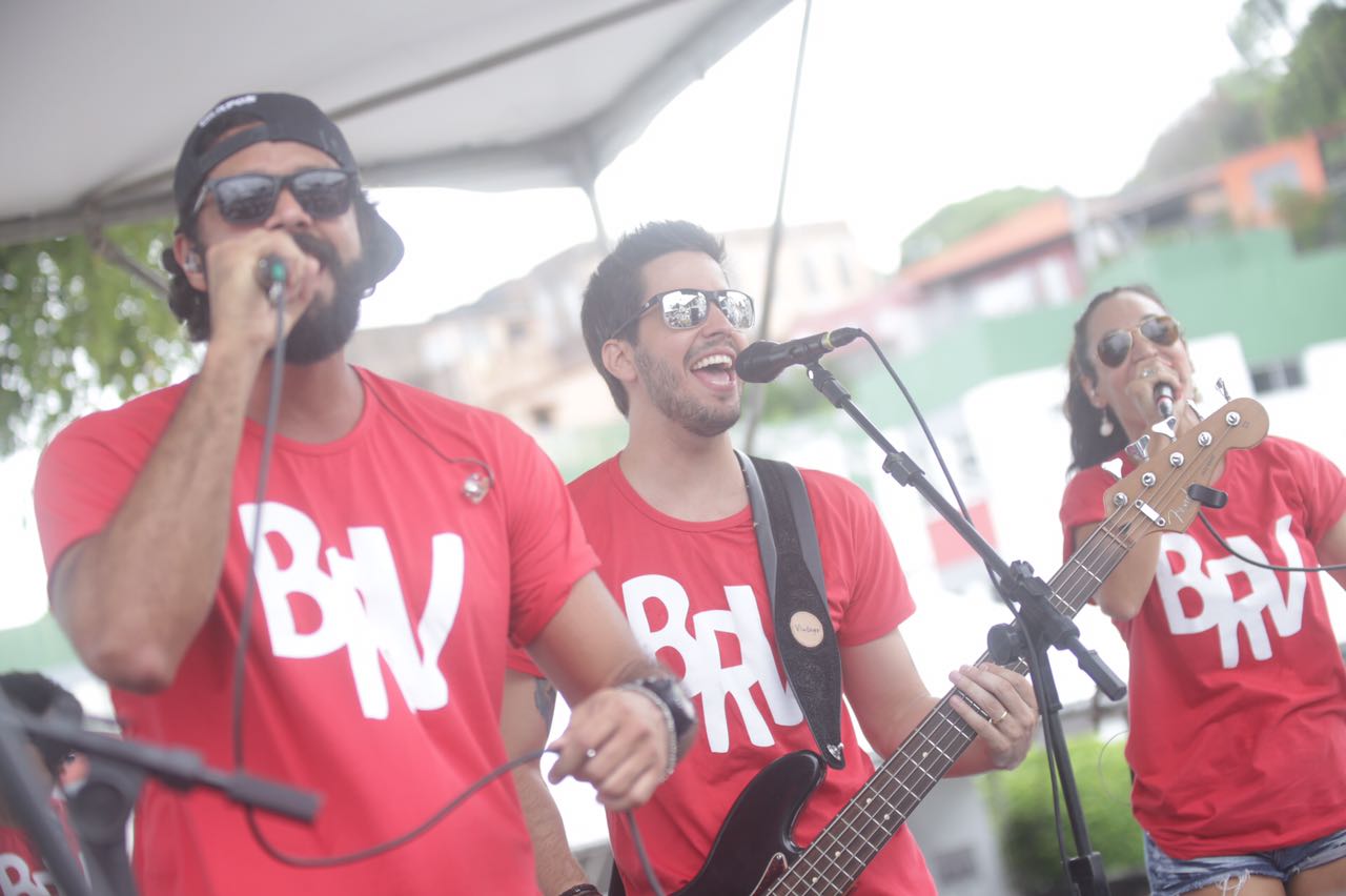 Banda do Rio Vermelho comanda festa à fantasia aberta ao público 