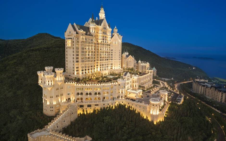 Na China, novo hotel foi inspirado em castelo de conto de fadas