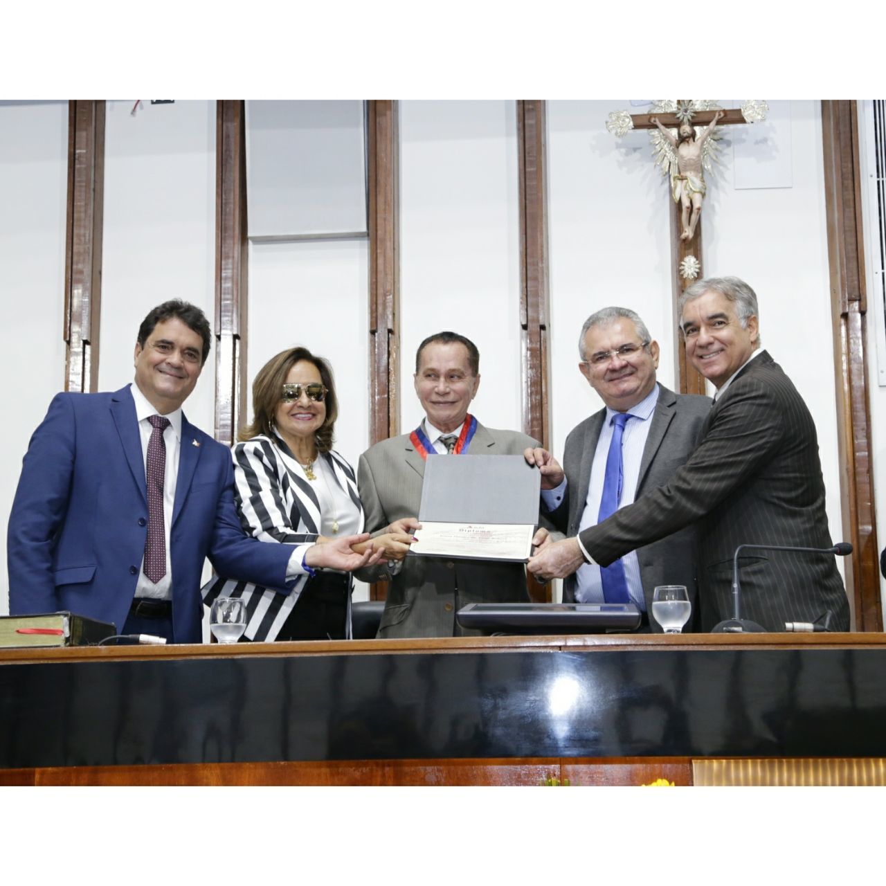 César Romero recebe Comenda 2 de Julho na Assembleia Legislativa da Bahia