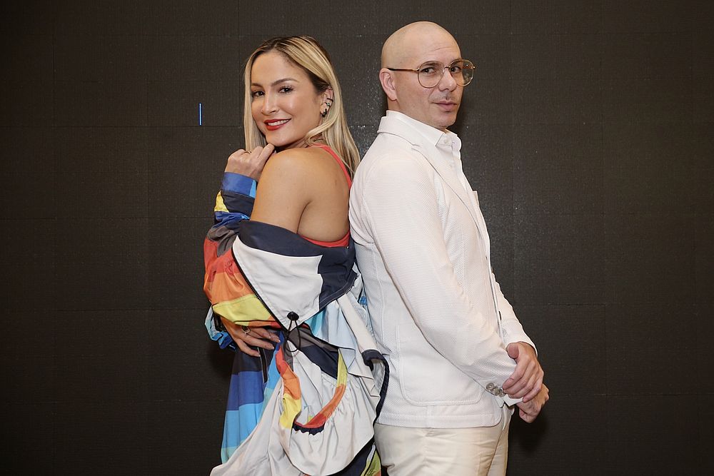 Rapper Pitbull se sentiu mal e a produção de Claudia Leitte não pôde esperá-lo