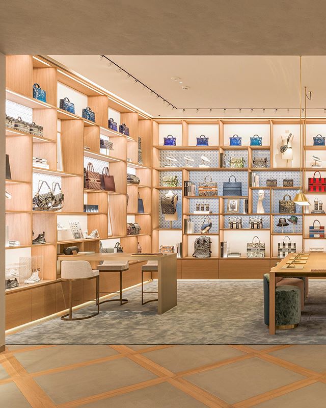 Maison Dior inaugura nova loja na Champs-Élysées, em Paris