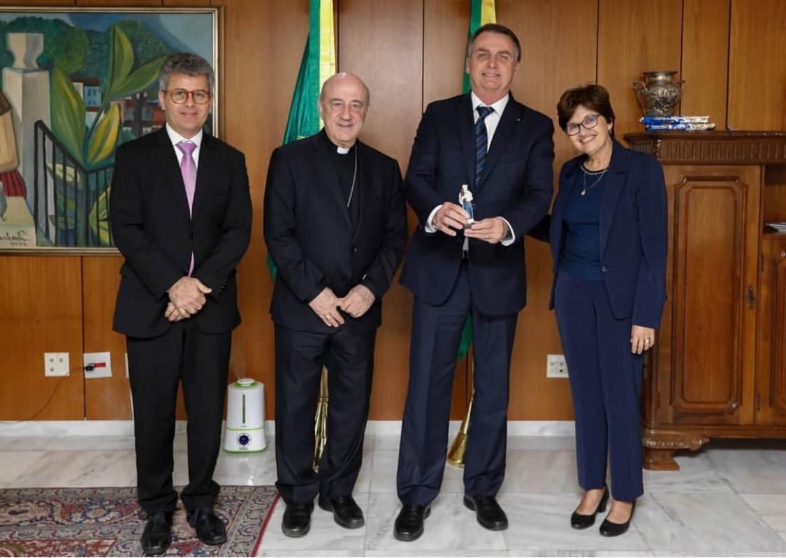 Bolsonaro recebe Dom Murilo e é convidado para canonização de Irmã Dulce