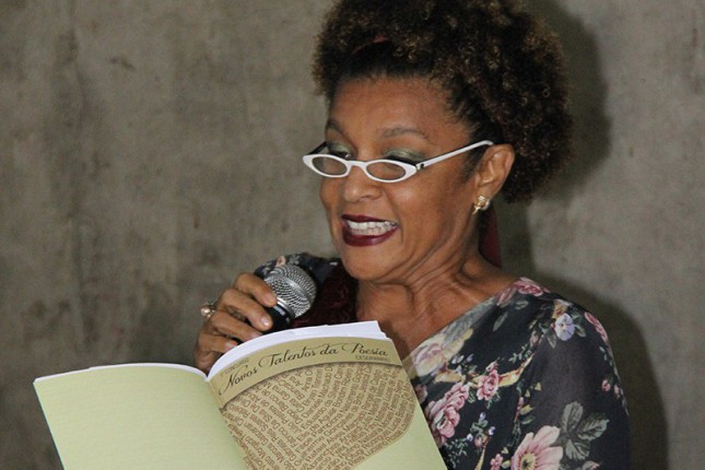Elisa Lucinda: aula de declamação de poemas