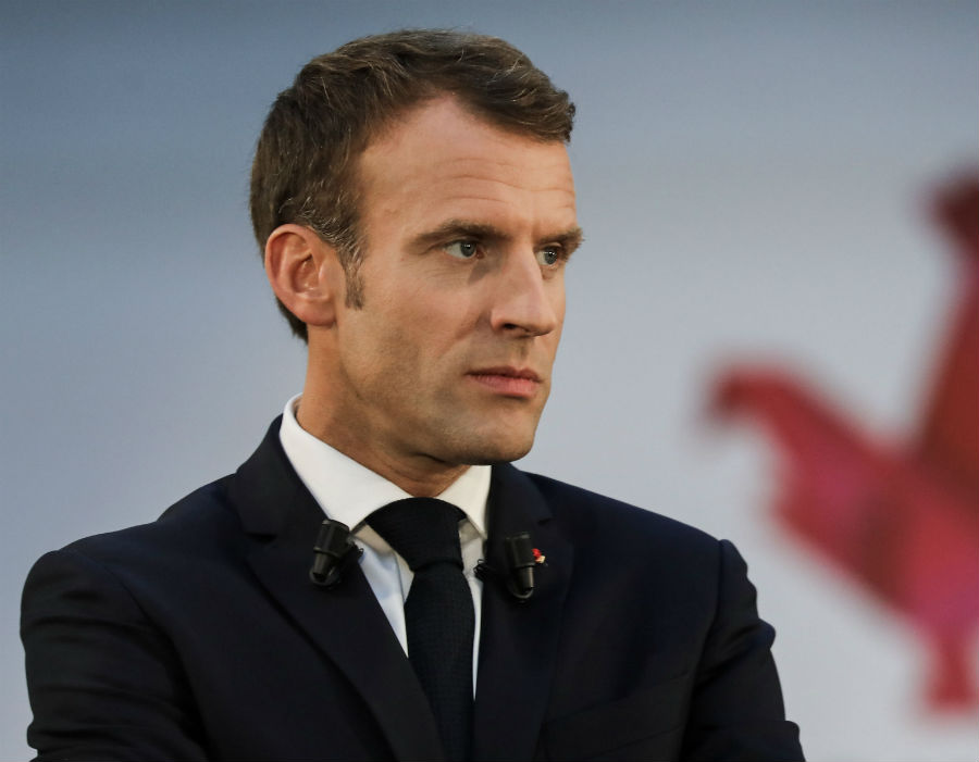Emmanuel Macron promete reconstruir Notre Dame em até cinco anos