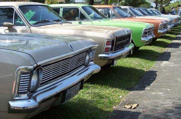 Parque da Cidade recebe exposição de carros antigos 