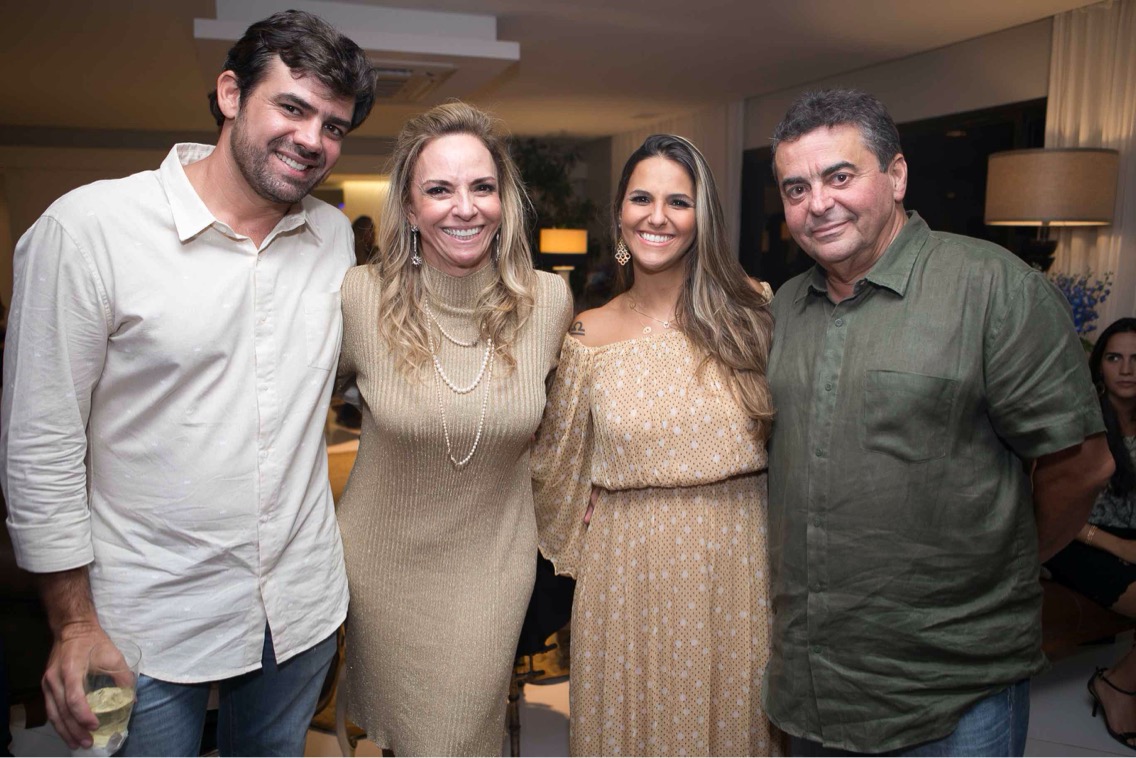 Fernanda Freitas vai se casar com Matheus Braga 