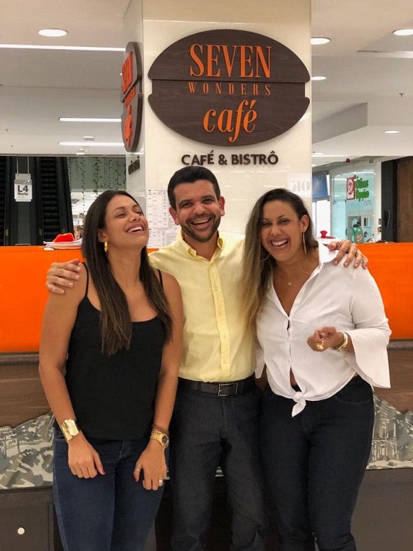 Seven Café compra a Dolce Vila do Ondina Apart
