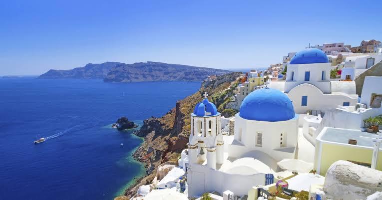 Grécia é destaque na nova edição da The Traveller
