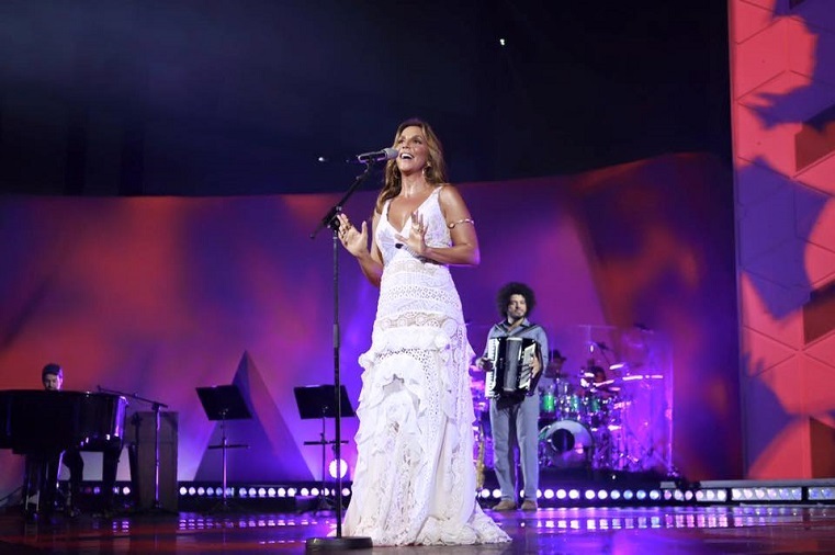Ivete Sangalo canta e concorre no Prêmio da Música Brasileira nesta quarta