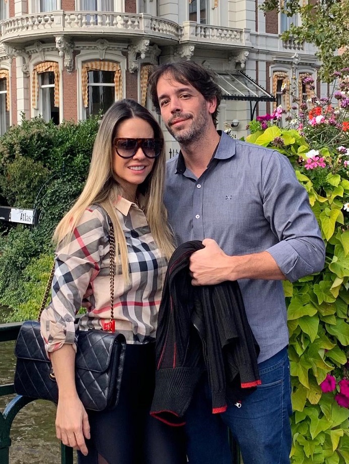 Lia Mônica e Adriano Mata Pires circulam pela Europa  