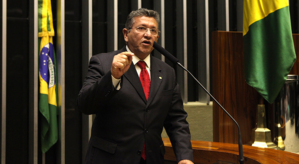 Luiz Caetano está fora de eleições até 2031, diz DEM