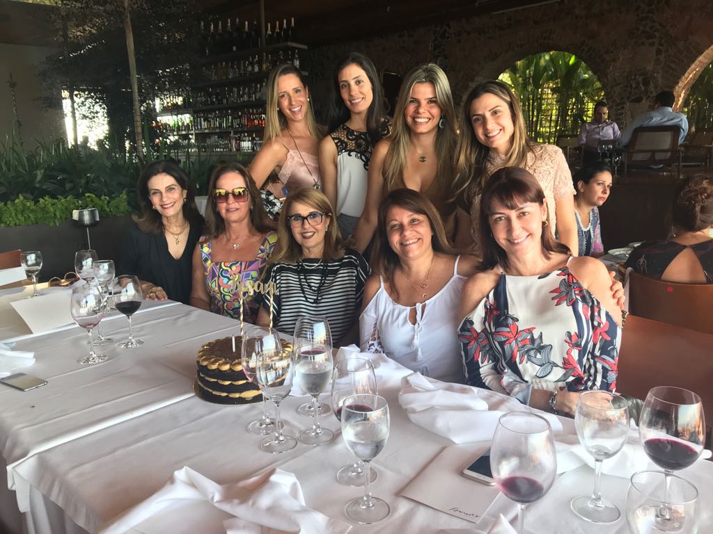 Rosani Romano ganhou almoço surpresa de aniversário no Restaurante Amado 