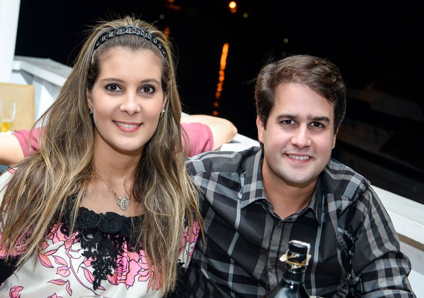  Renata Barretto de Araújo e Diego Ribeiro estão grávidos do primeiro herdeiro