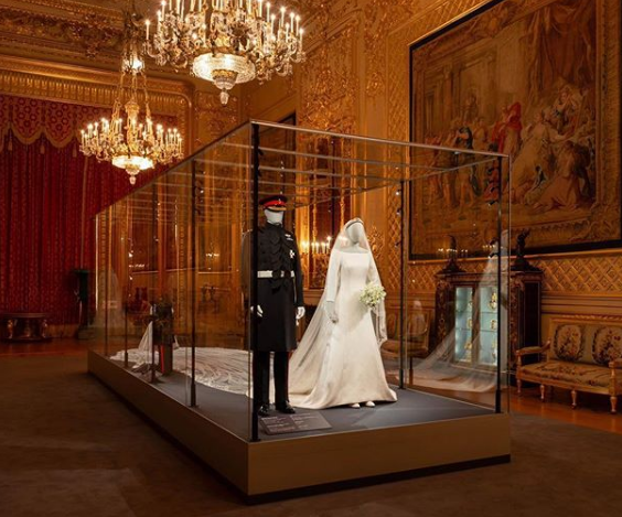 Looks do casamento real são exibidos no Castelo de Windsor