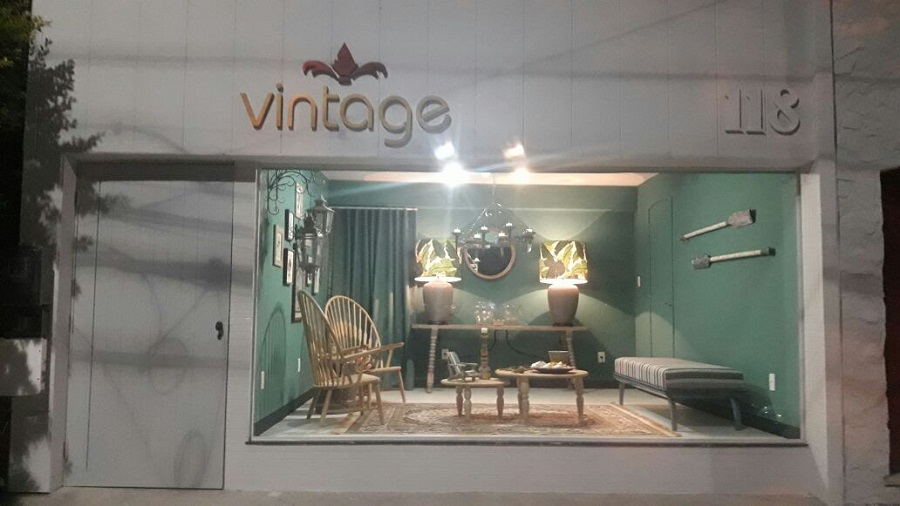 Vintage Decor promove caruru para apresentar sua nova loja