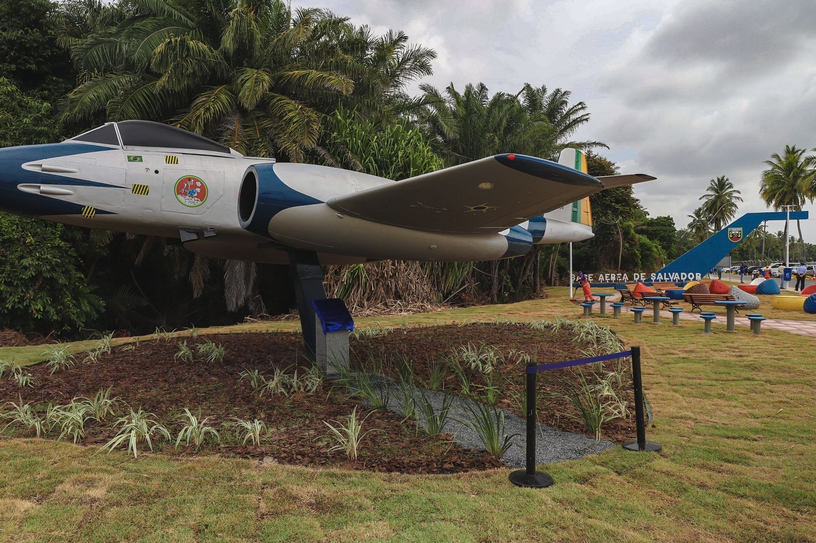 Salvador ganha nova praça e iluminação cênica no bambuzal do Aeroporto