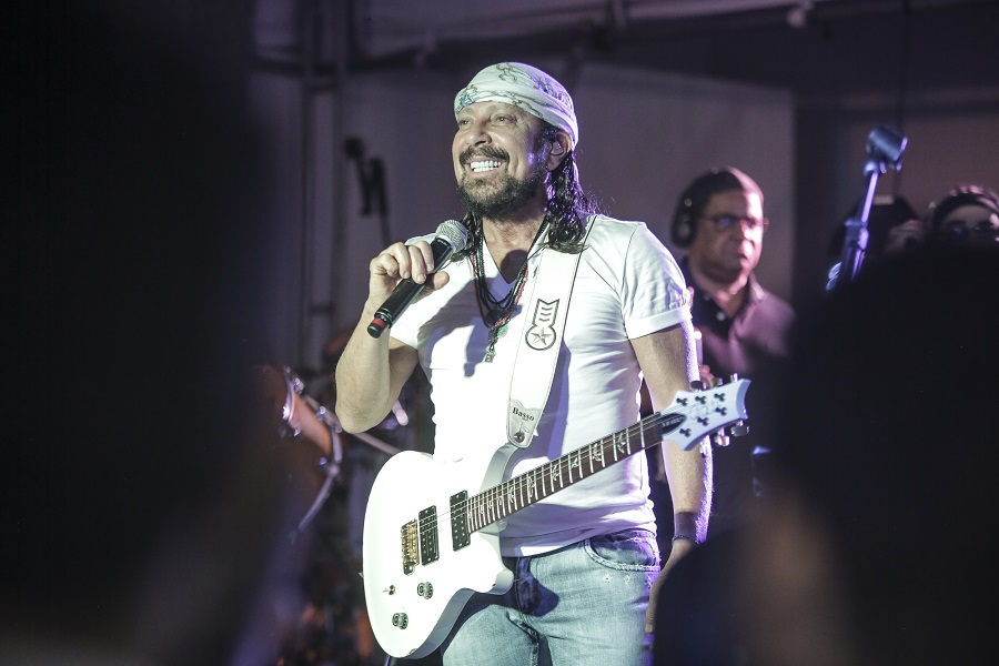 Bell Marques volta aos palcos de Salvador com grande show no Centro de Convenções