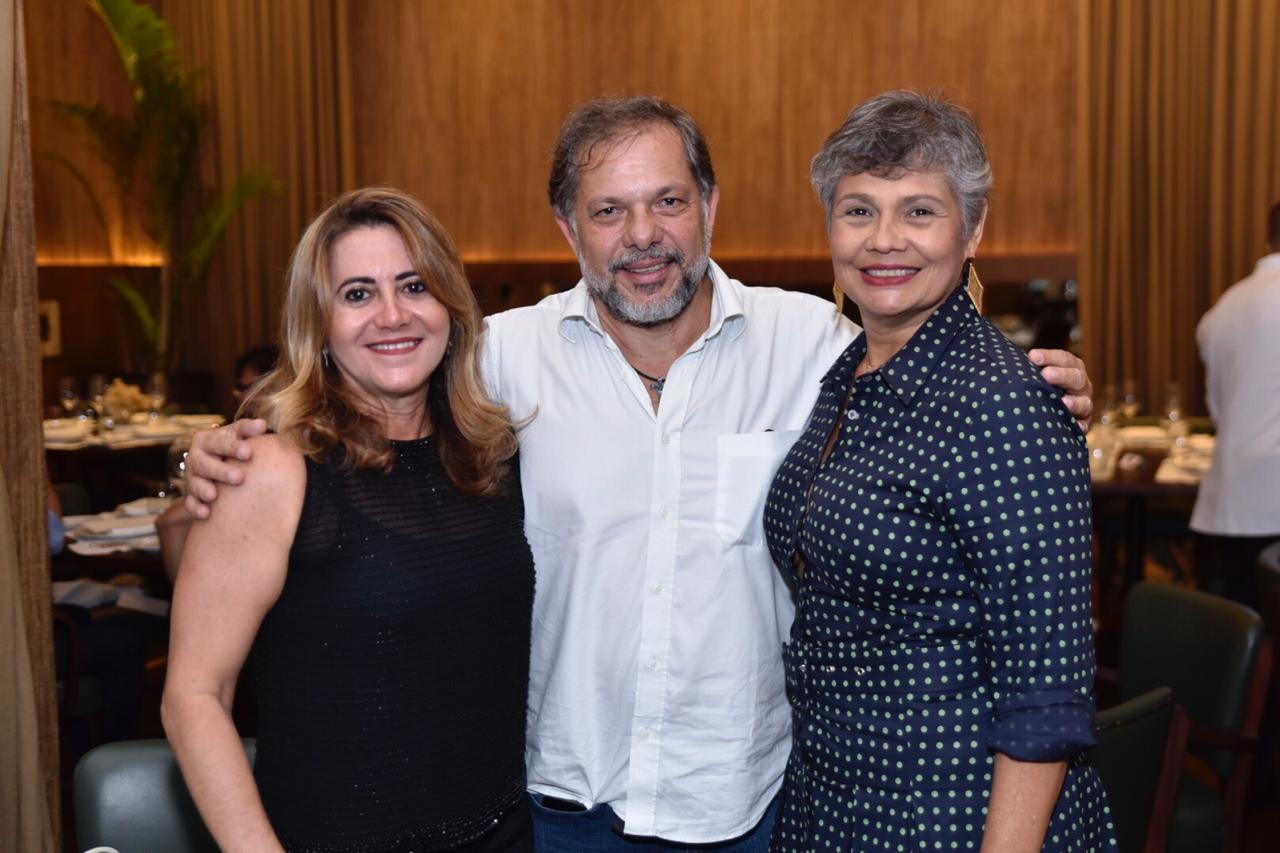  Janete Chaoui, Paulo Melo e Wilna Carneiro          
