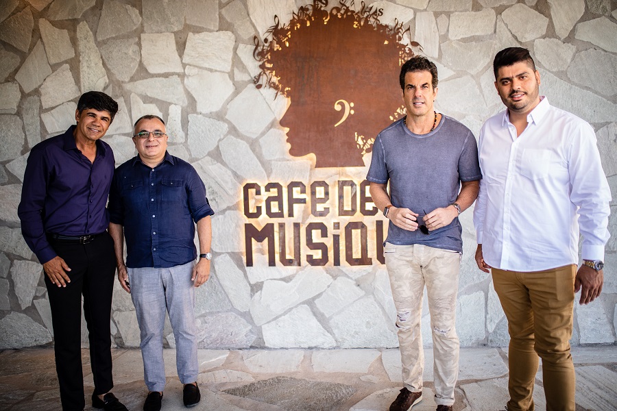  Roberto Oliveira , Kadu Paes, Álvaro Garnero e Gustavo Vinícius         