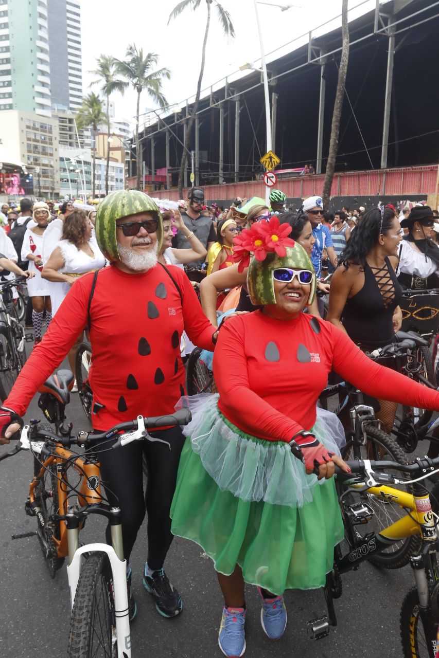  Ciclistas invadiram o pré-Carnaval de Salvador  
