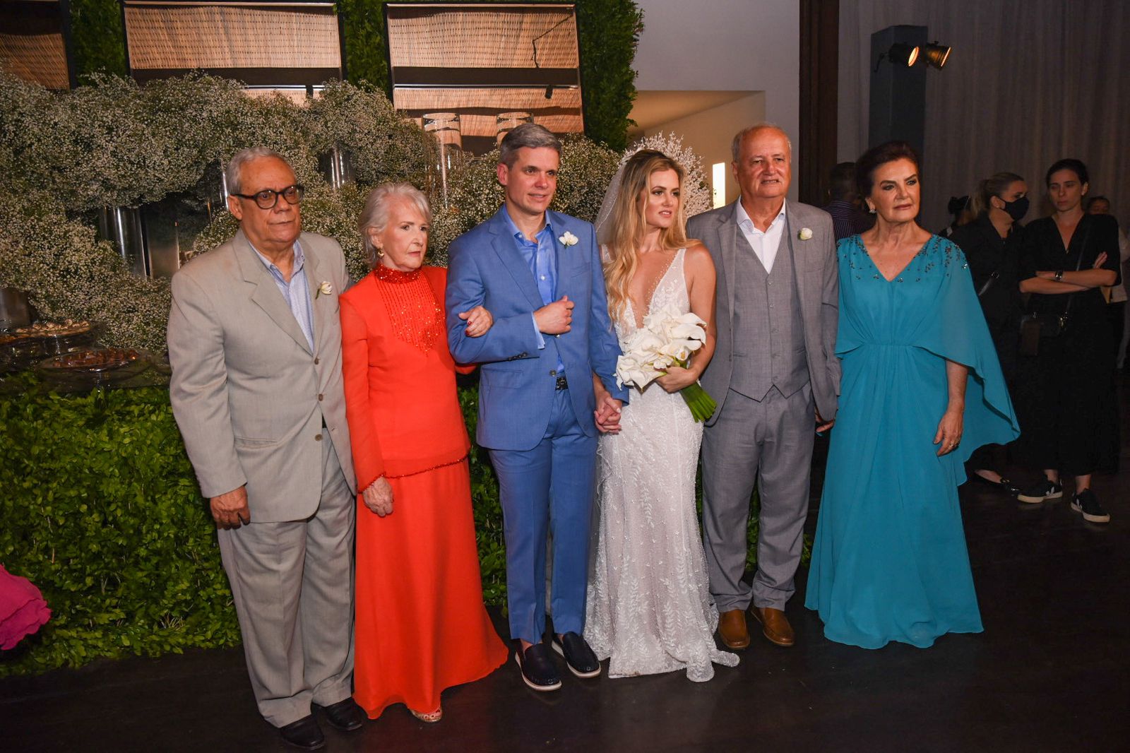 Os noivos com os pais Wellington e Rita e Edvard Bastos de Oliveira e Ilka Mota  