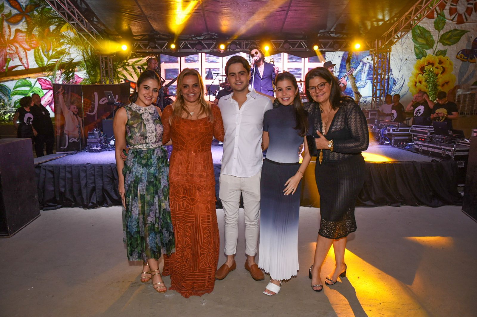 Maria Pessoa, Andrea Velame, Antônio, Maria Antônia e Carol Casaes        