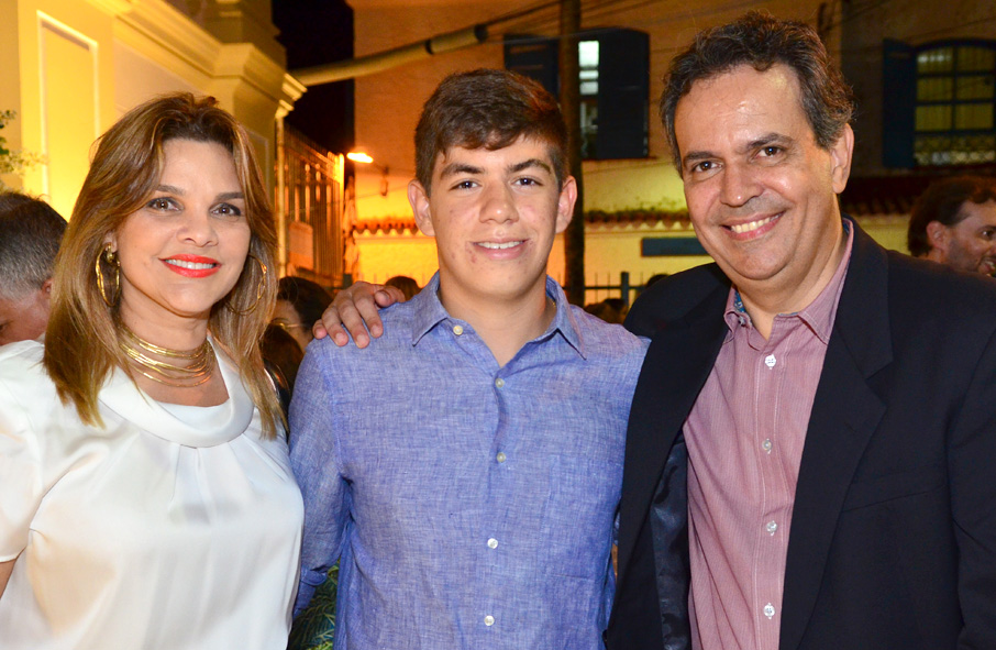 Andrea e Félix Jr. com o filho Rafael 