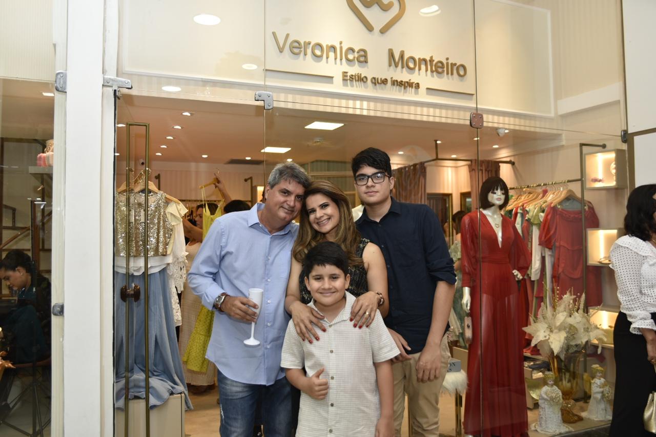Verônica Monteiro e família                           