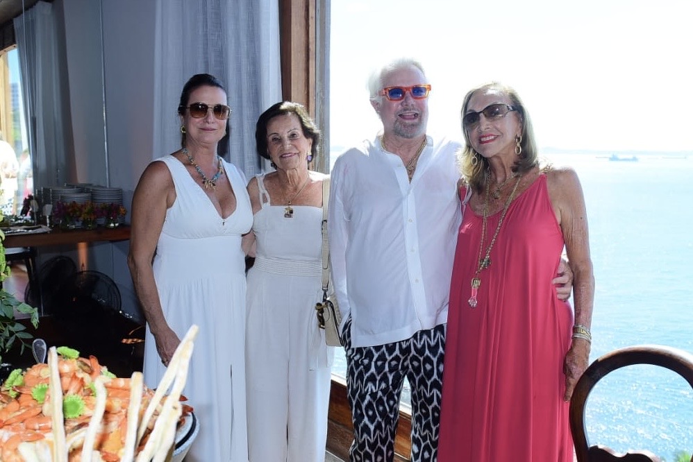 Denise Martinelli, Leninha Pedreira, Milton Martinelli e Margarida Luz           