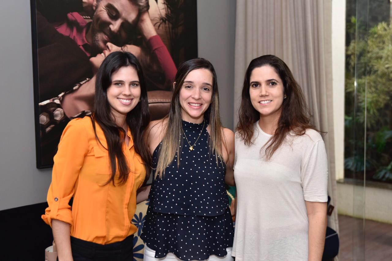  Stephanie Fraga, Paula Risério e Gabriela Ahringsmann  
