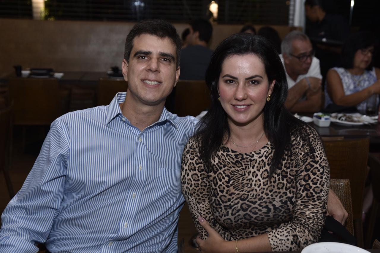  Carlos Eduardo Souza e Luciana Barradas Souza          