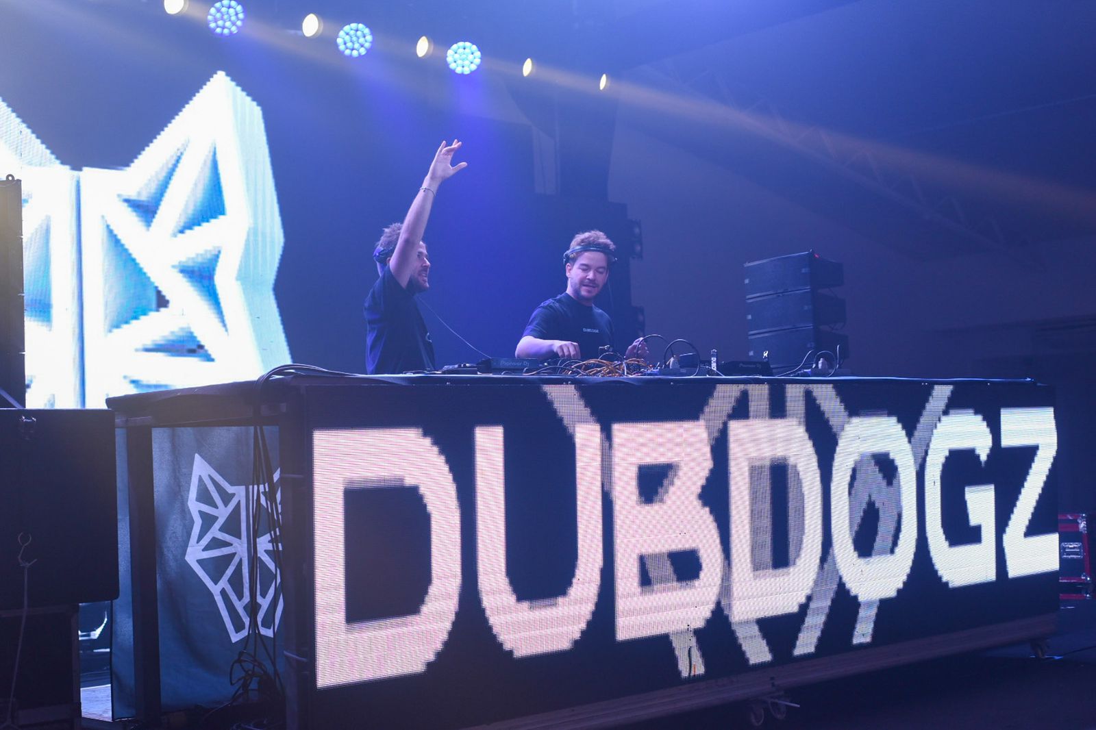   DJ Dubdogz           
