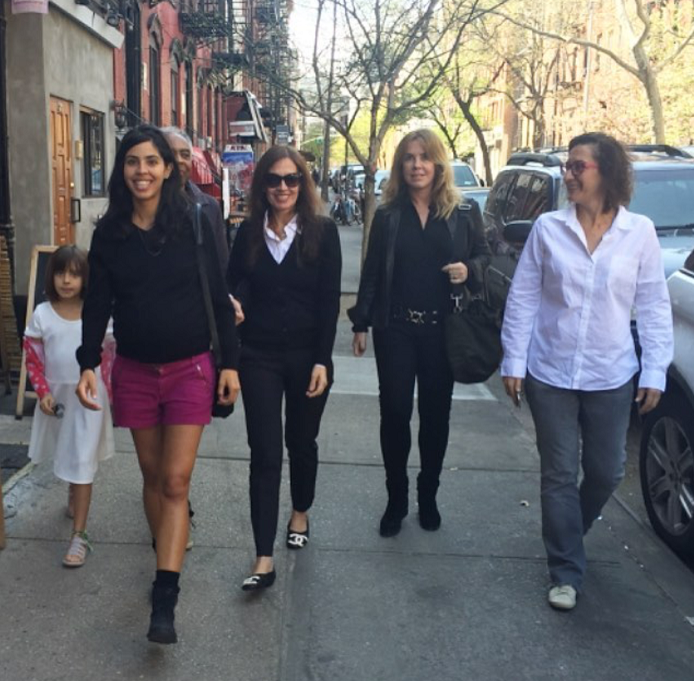 Flora e Gilberto Gil com amigos e familiares estão em Nova York