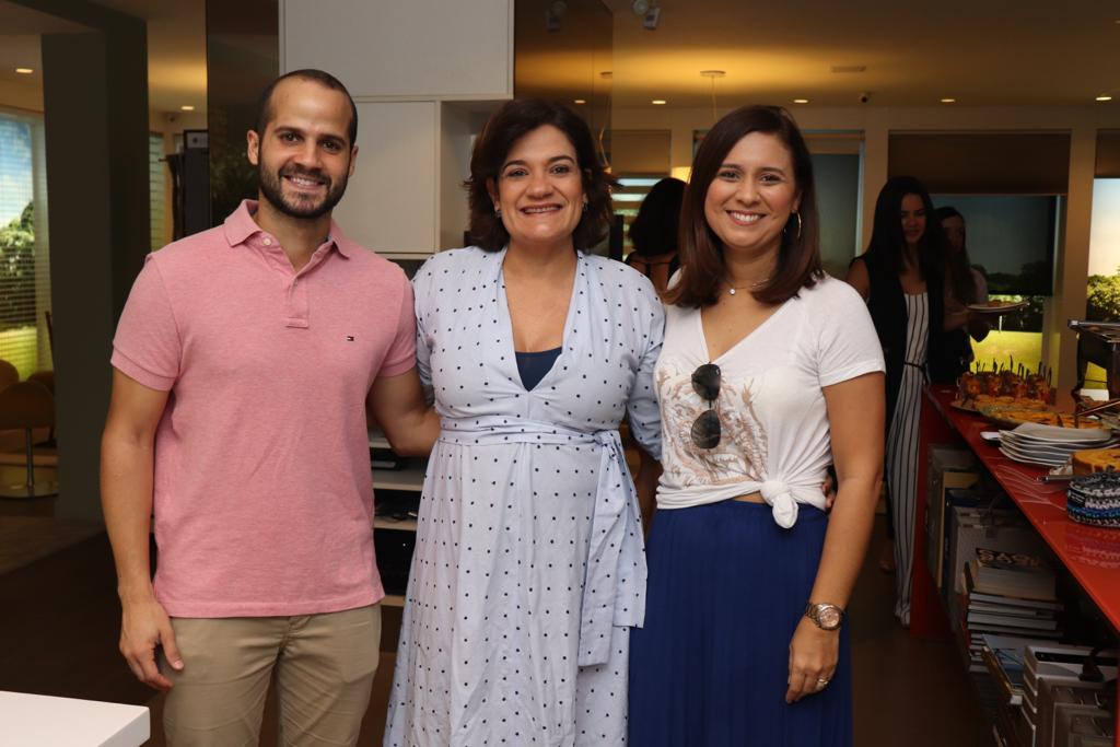 Matheus Brazileiro, Fabiolla Martins e Carla Ribeiro        