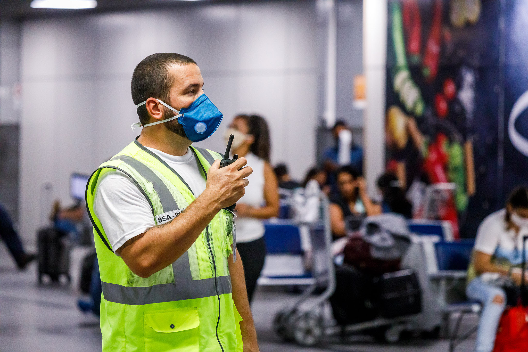 Uso de máscaras continua obrigatório em áreas de acesso restrito no Aeroporto de Salvador