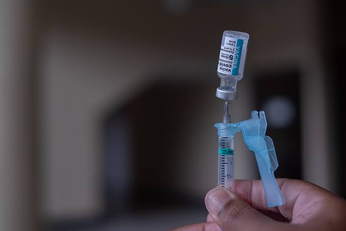 Mais de 400 mil baianos estão com a segunda dose da vacina contra a Covid-19 atrasada