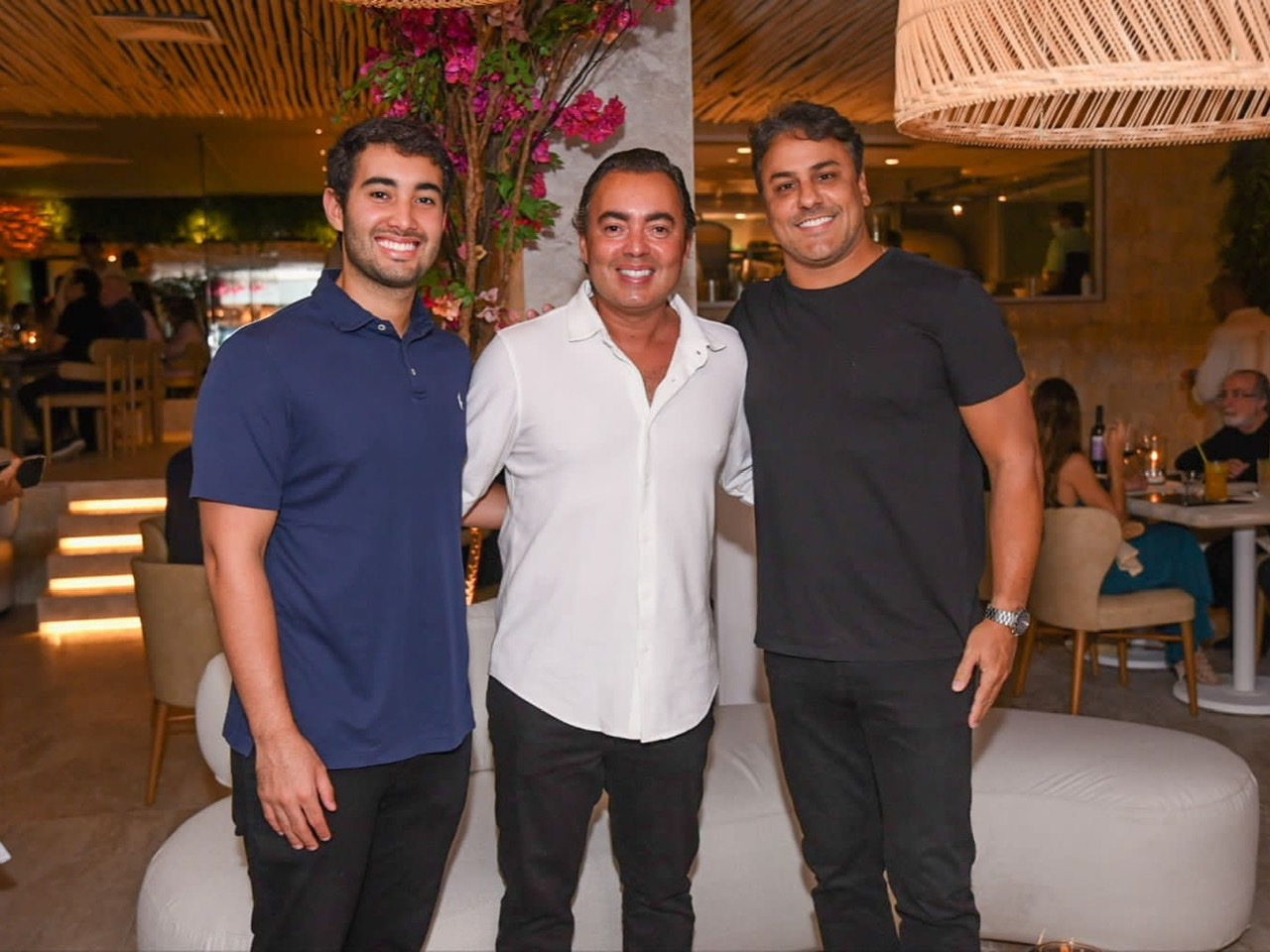 Giro de fotos: restaurante italiano na Bahia Marina ganha jantar especial de pré-inauguração