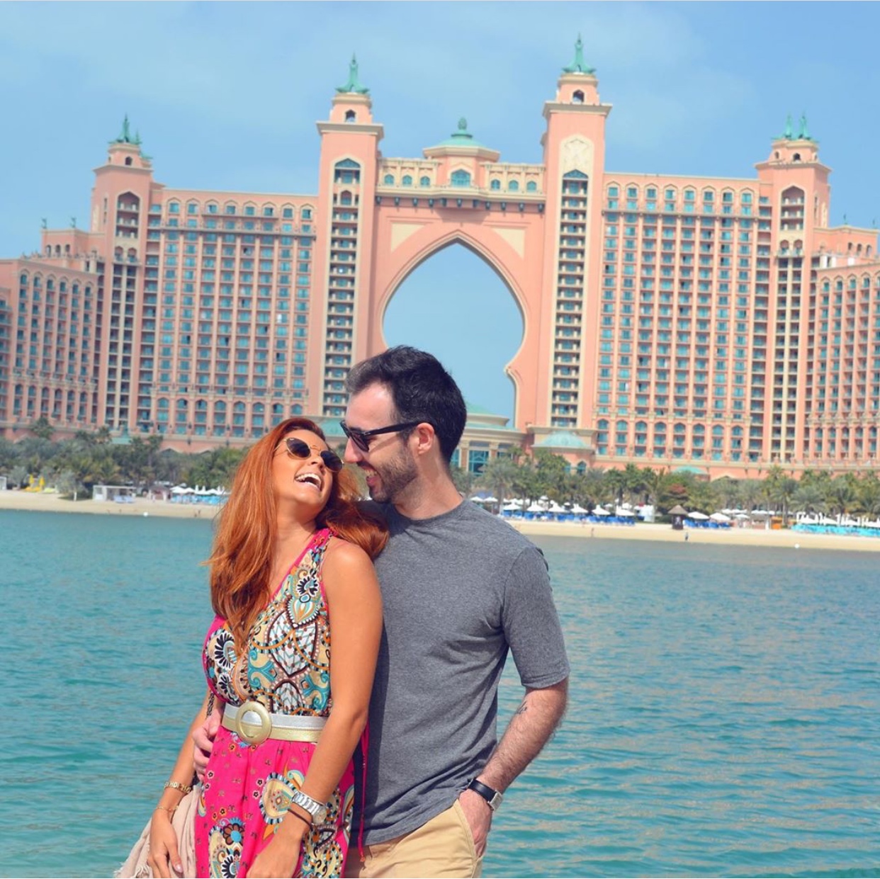 Ayla Oliveira e Francisco Lang curtem lua-de-mel em Dubai