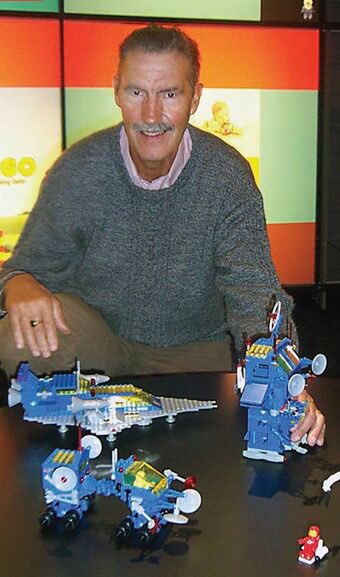 Lírios! Morre Jens Nygaard Knudsen, criador do boneco Lego