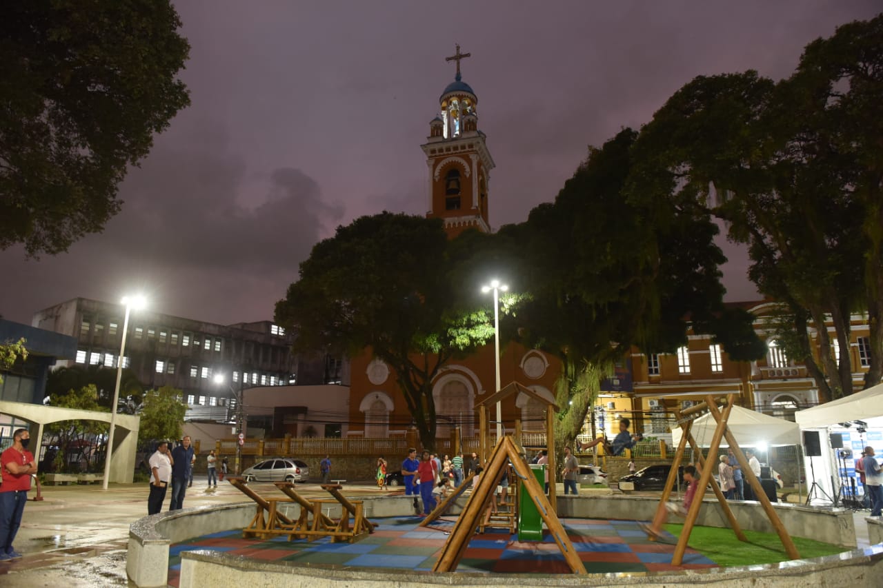 Praça em frente ao Colégio Salesiano, em Nazaré, é entregue requalificada; veja fotos