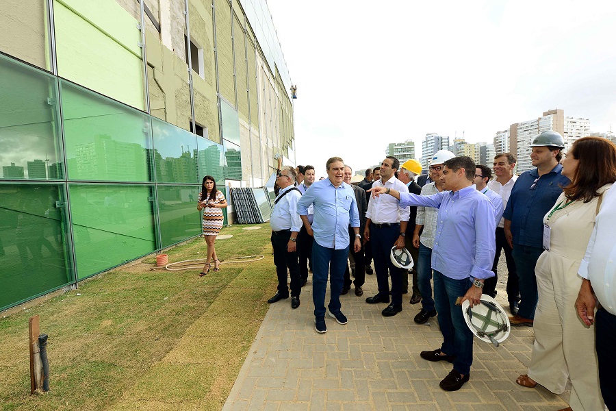 ACM Neto recebeu comitiva de prefeitos para apresentar o Centro de Convenções de Salvador 