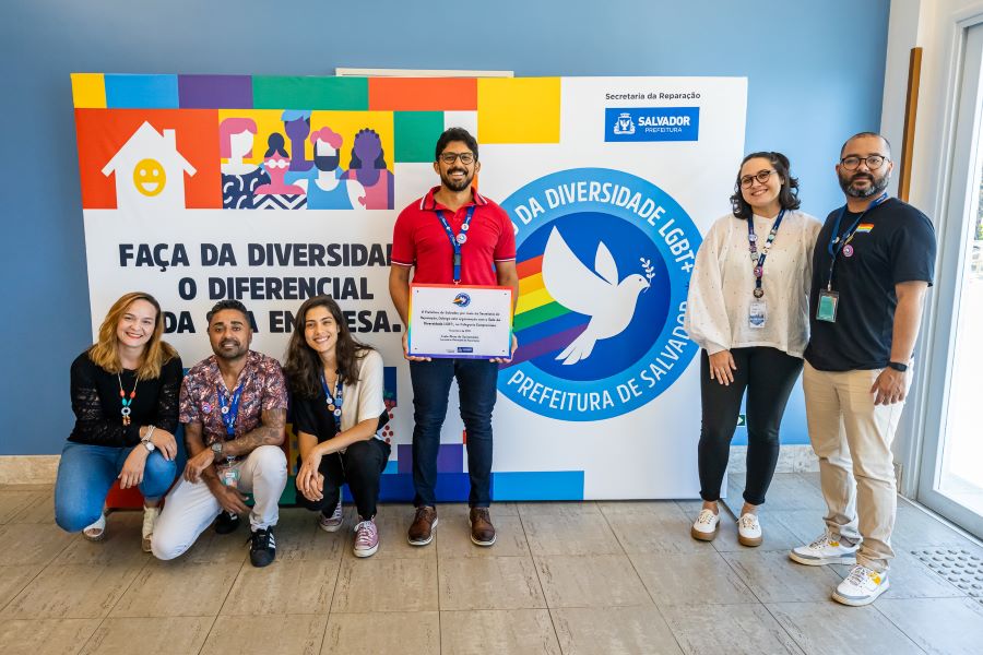 Aeroporto de Salvador recebe Selo de Diversidade LGBT+ por promover políticas de diversidade e inclusão 